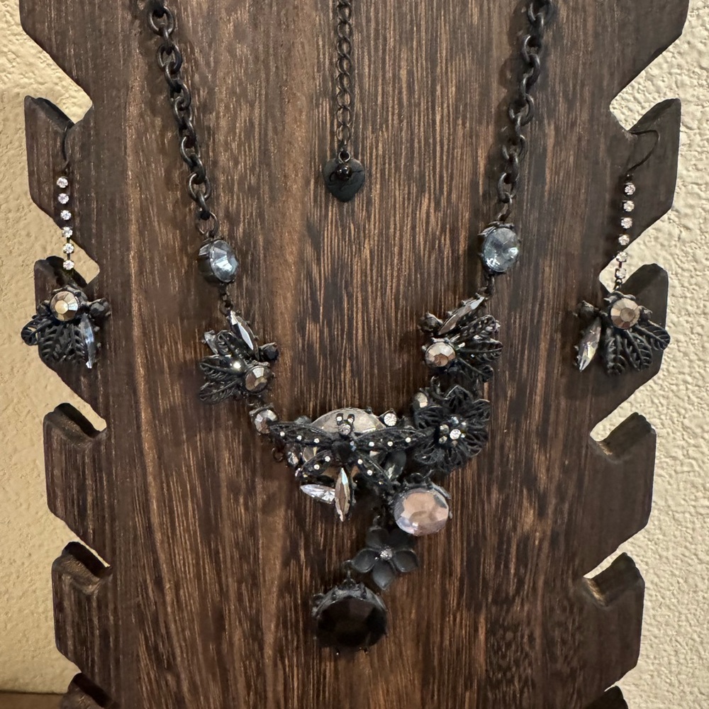 Betsey Johnson dragonfly necklace with matching earrings